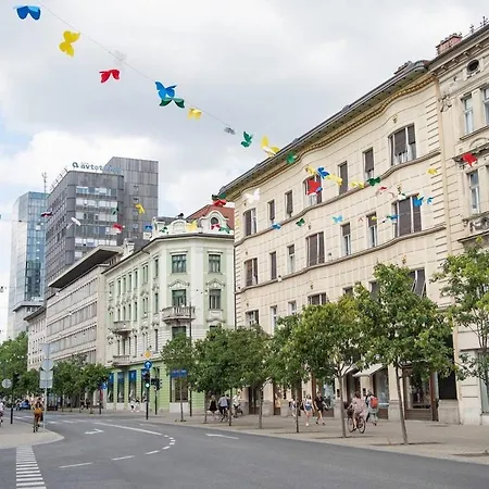 Two-bedroom Apartman *